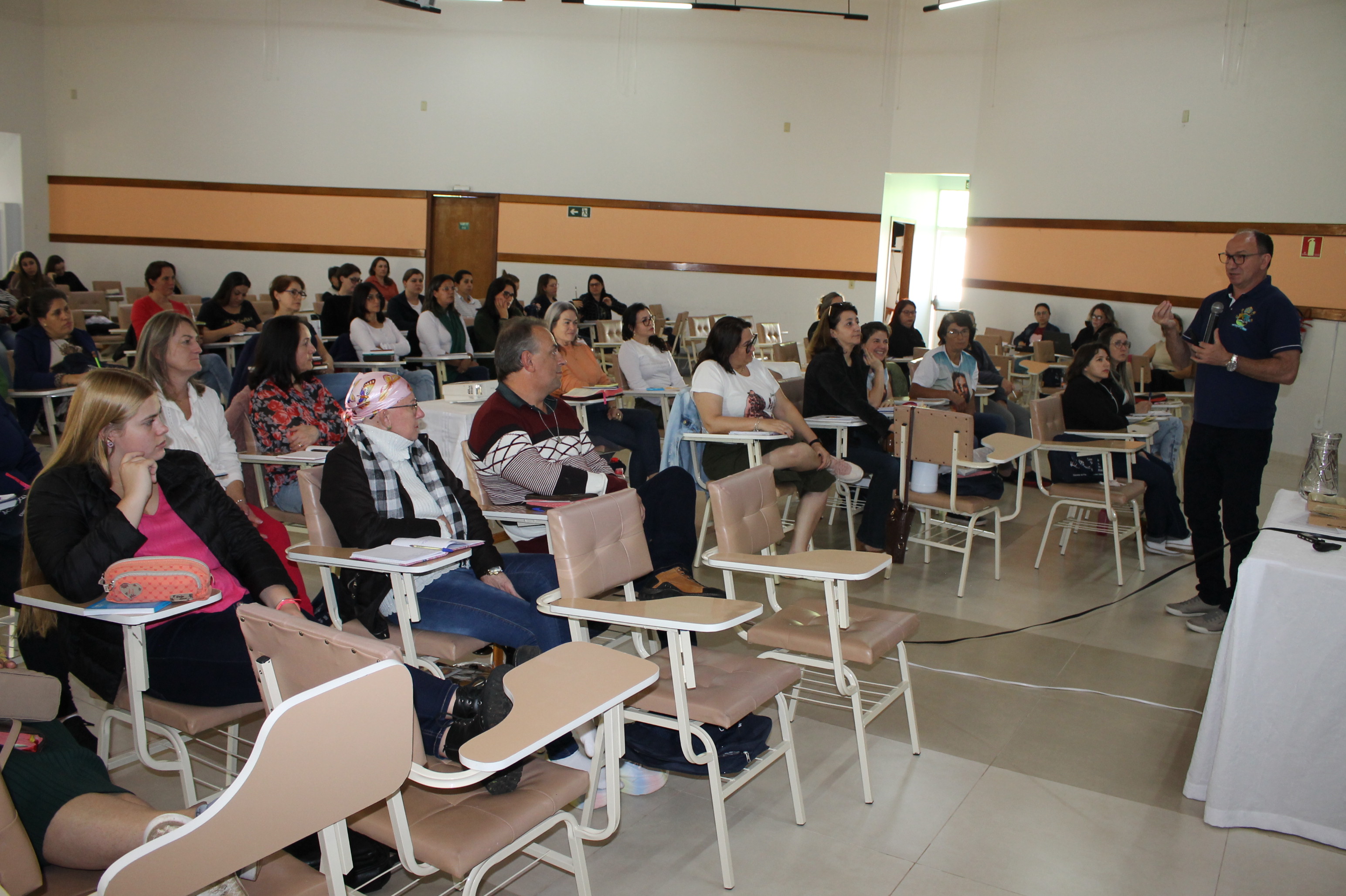 Escola Catequ Tica Estudou Eclesiologia E Missiologia Diocese De